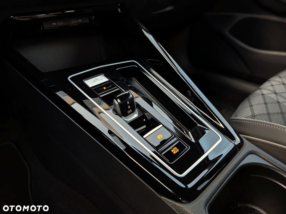 Volkswagen Golf 1.5 eTSI R-Line DSG - 31
