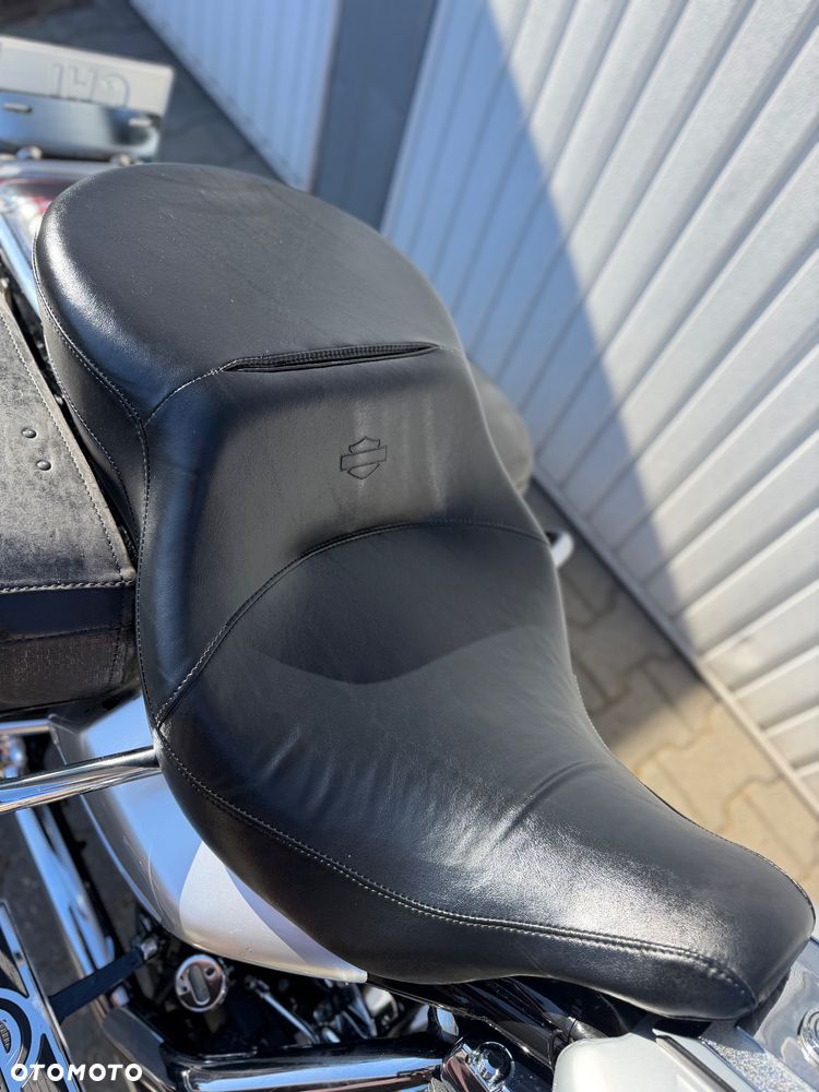 Harley-Davidson Touring Road King - 11