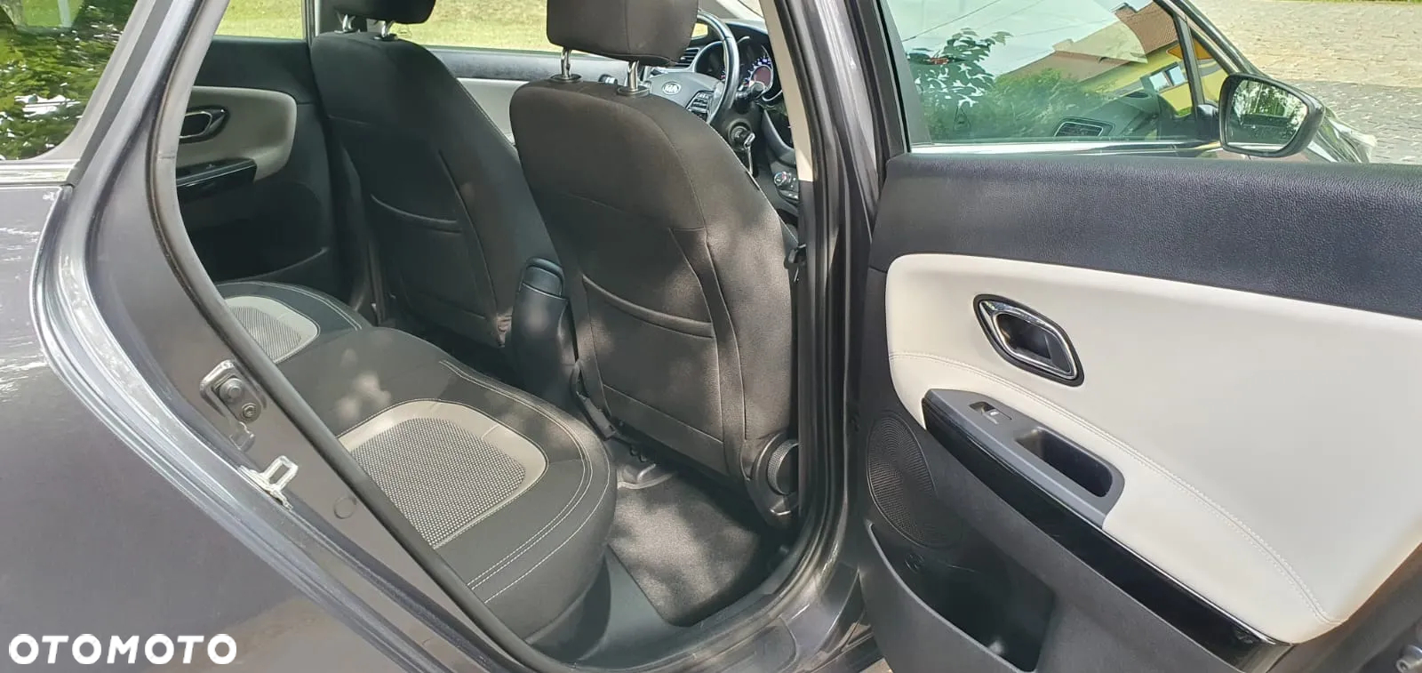 Kia Ceed 1.6 GDI SW ISG Spirit - 20
