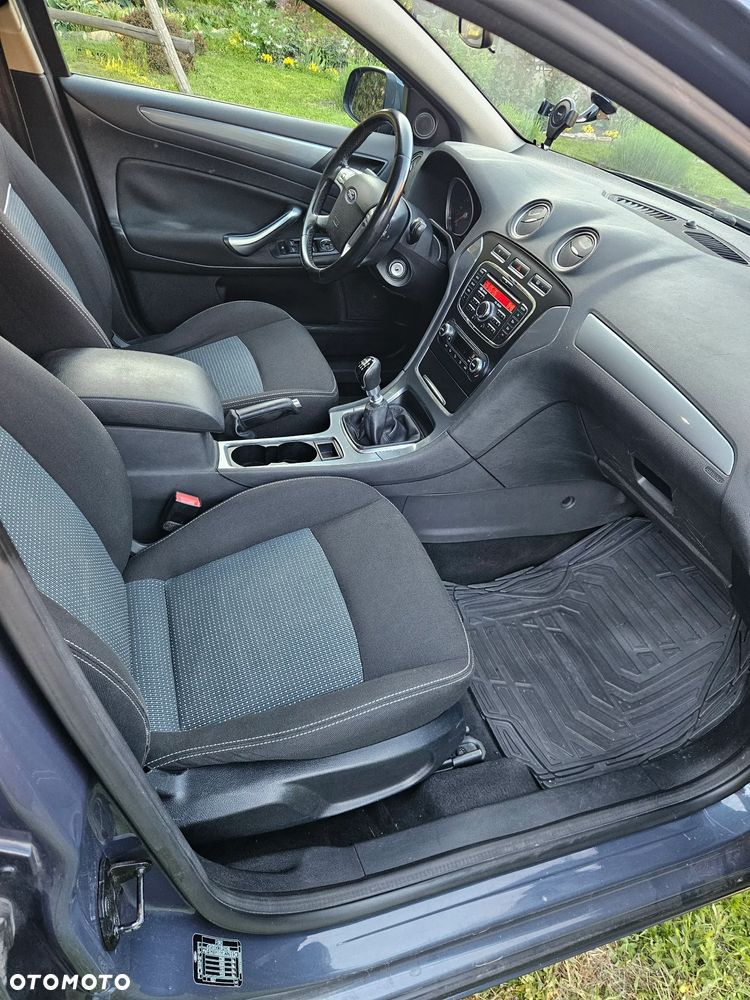 Ford Mondeo 2.0 TDCi Trend - 14