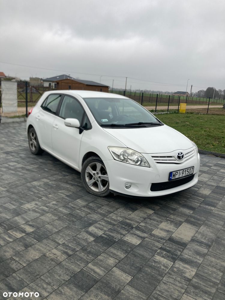 Toyota Auris 1.6 Travel - 2