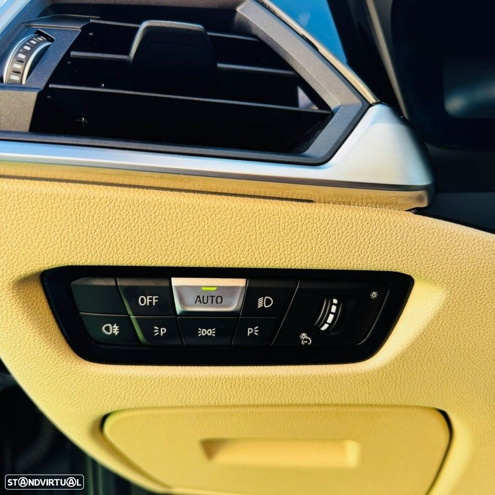 BMW 330 e Line Sport Auto - 17