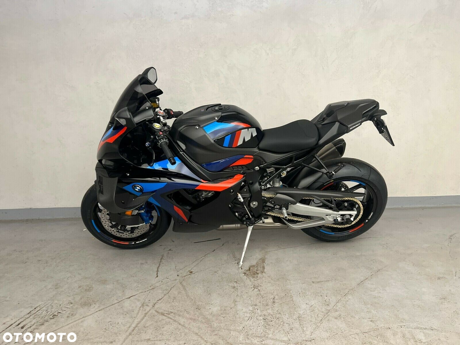 BMW S - 4