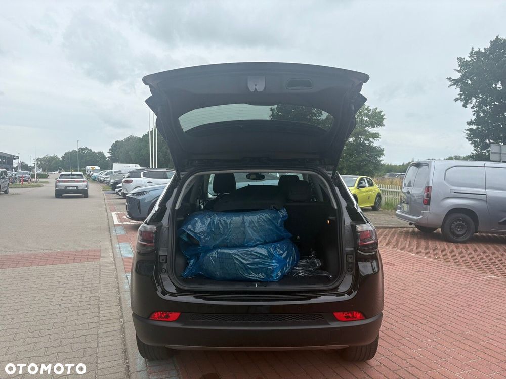 Jeep Compass - 10