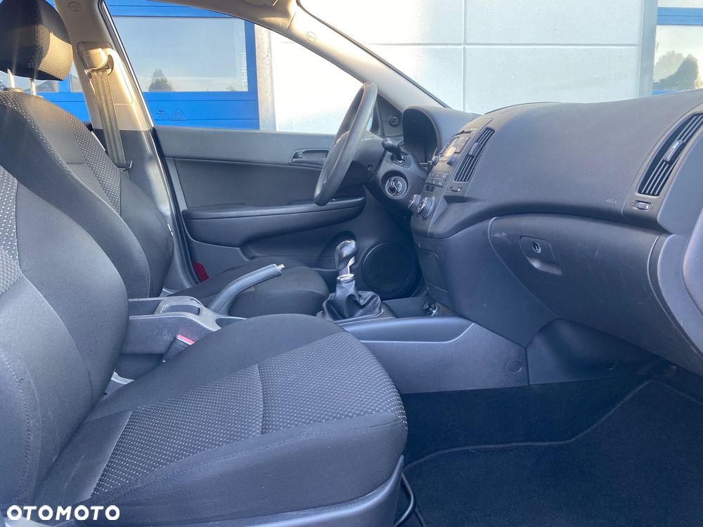 Hyundai i30 1.4 Base + World Cup - 7