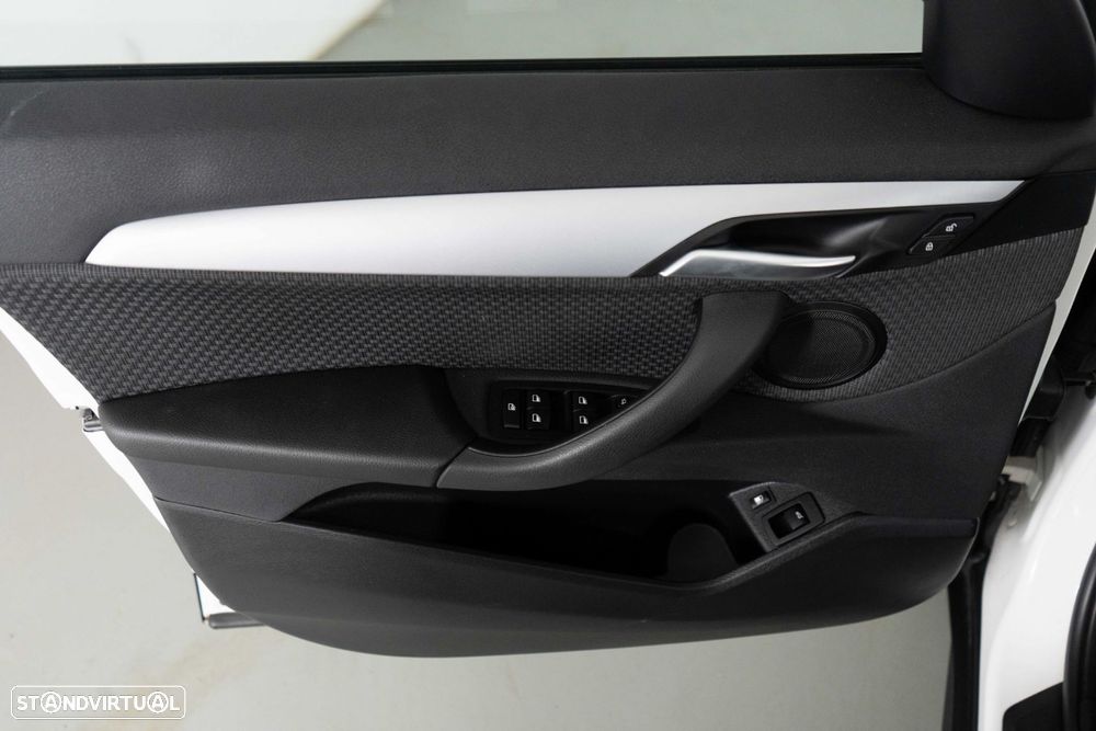 BMW X1 25 e xDrive Corporate Edition - 22