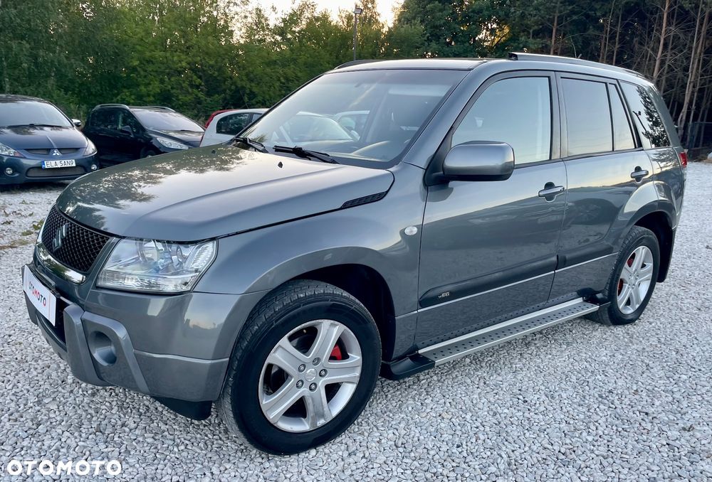 Suzuki Grand Vitara 2.0 Club Family - 11