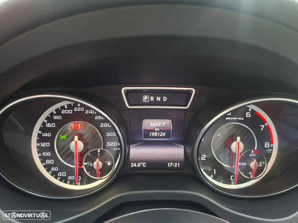 Mercedes-Benz GLA 45 AMG - 35