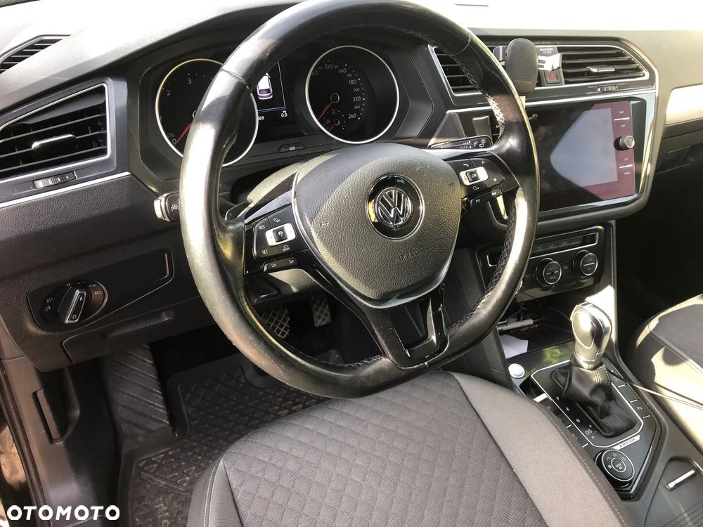 Volkswagen Tiguan - 9