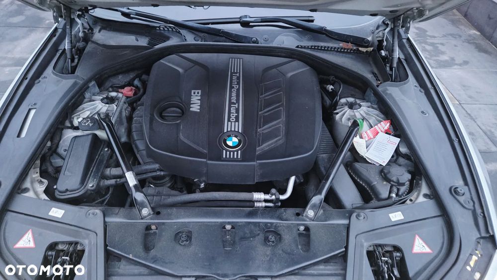 BMW Seria 5 525d xDrive - 37