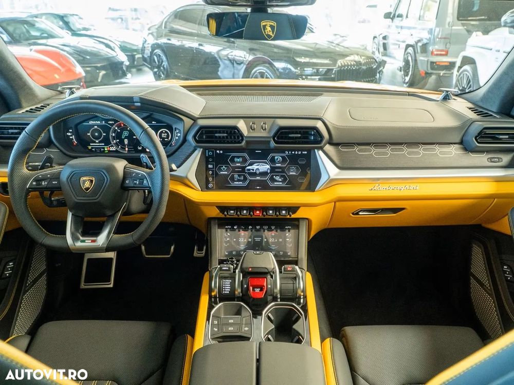 Lamborghini URUS - 14