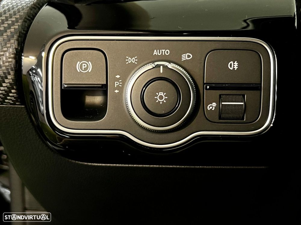 Mercedes-Benz A 250 e - 28