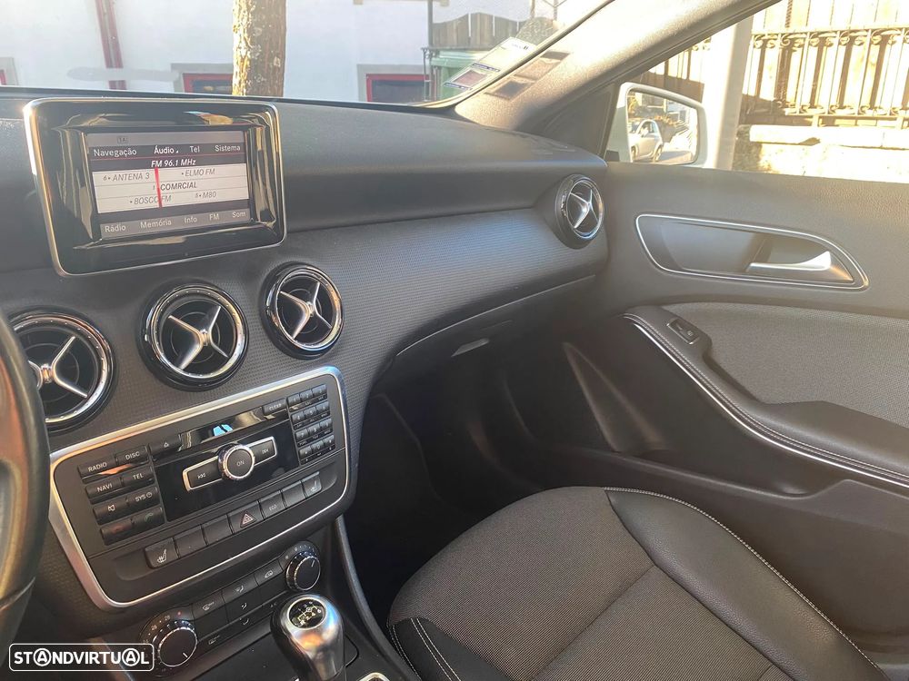Mercedes-Benz A 180 CDI (BlueEFFICIENCY) Urban - 2