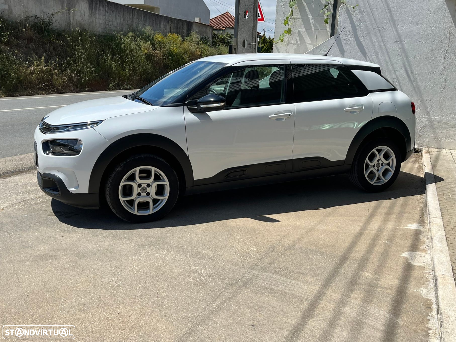 Citroën C4 Cactus 1.2 PureTech Feel Business - 2