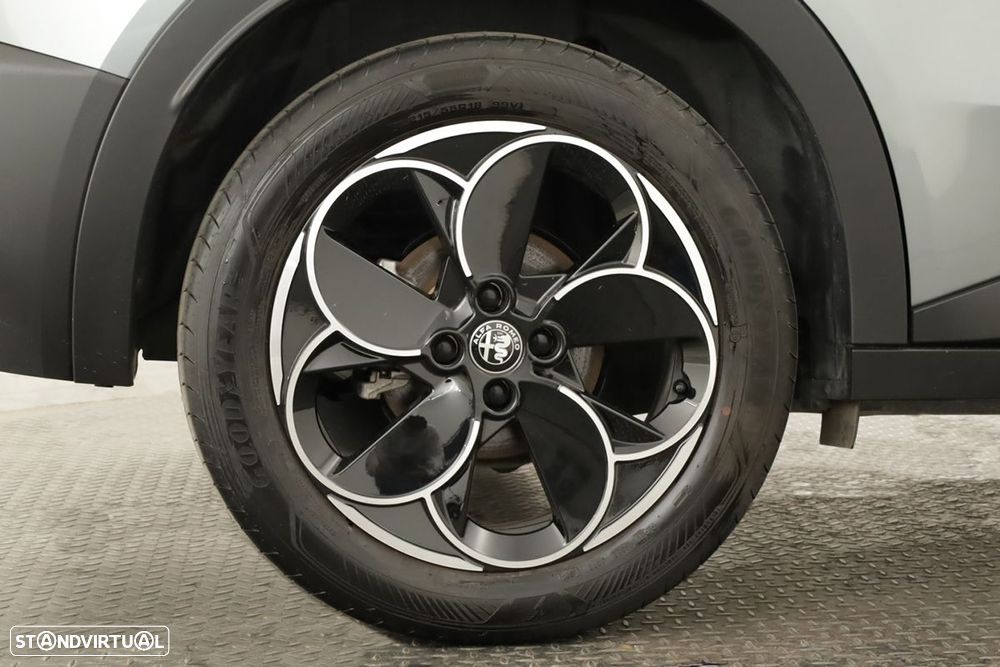 Alfa Romeo Junior Elletrica 50 kWh - 5