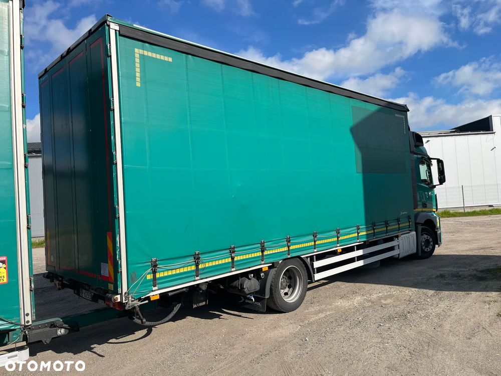 Mercedes-Benz Actros - 3