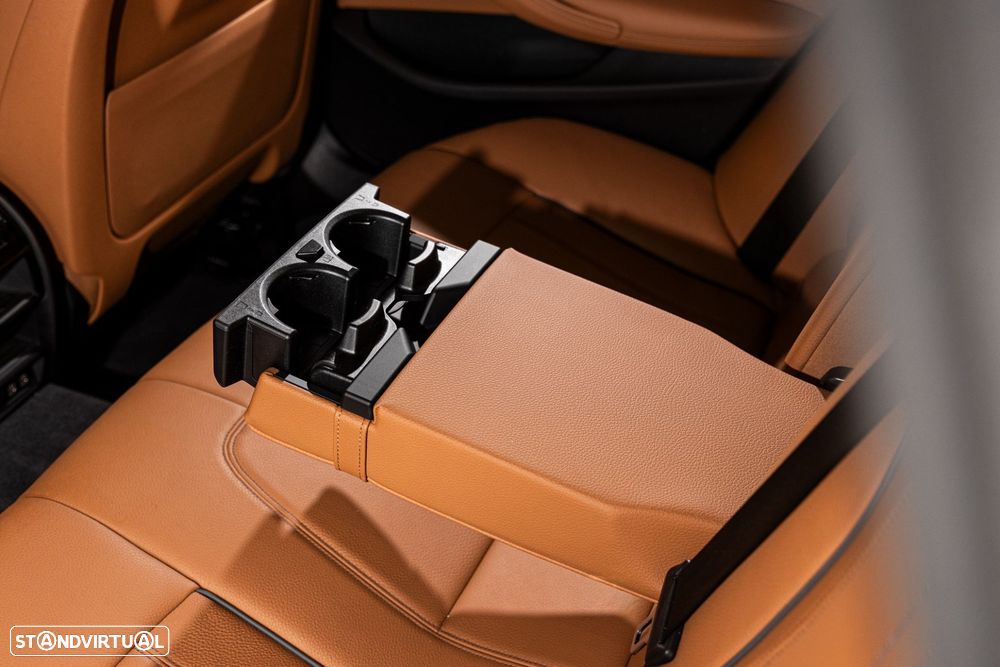 BMW 520 e Line Luxury - 31