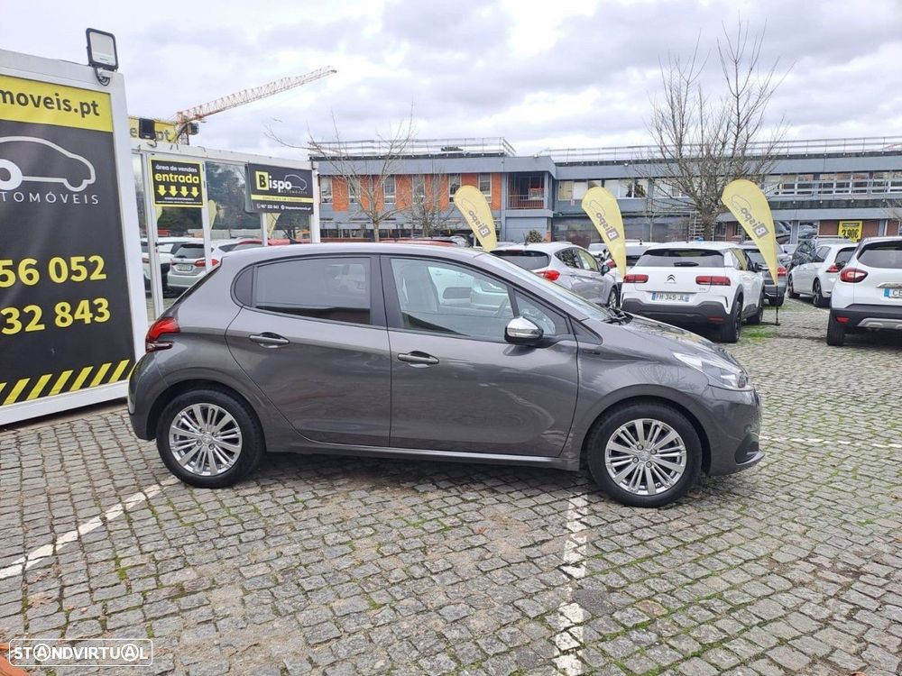 Peugeot 208 1.2 PureTech Signature - 6