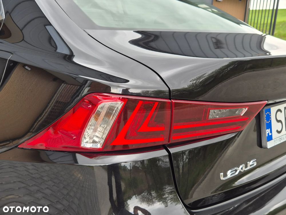 Lexus IS - 26