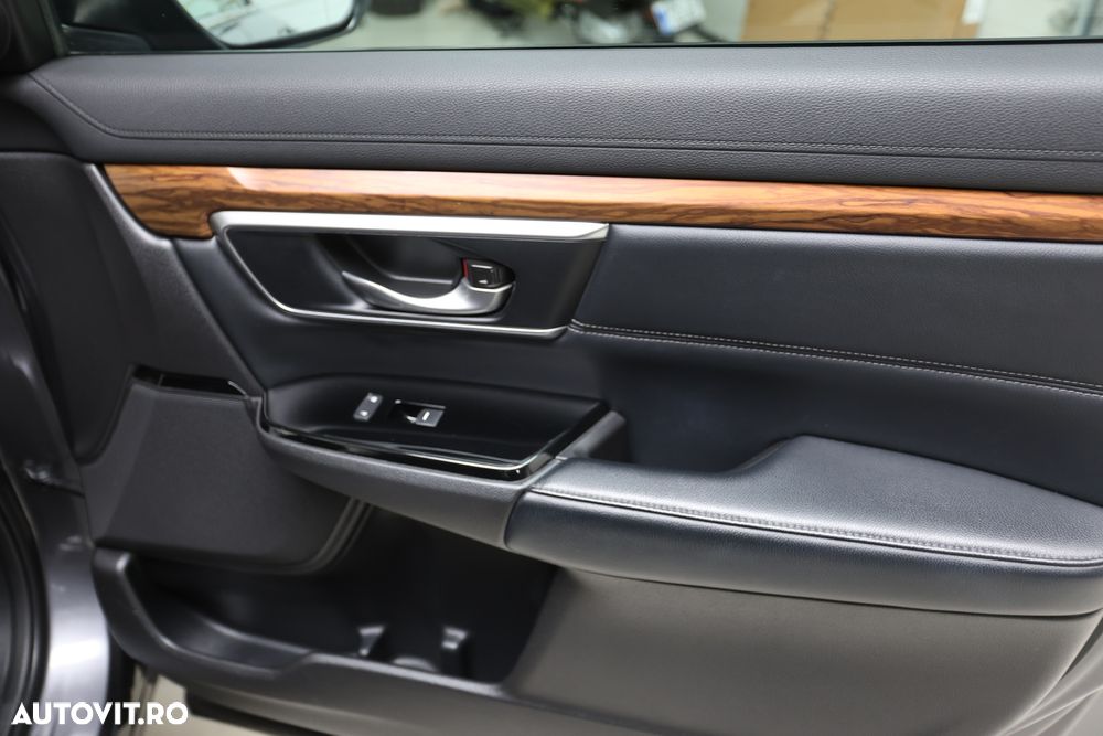 Honda CR-V 1.5 VTEC Turbo 4WD CVT Executive - 21