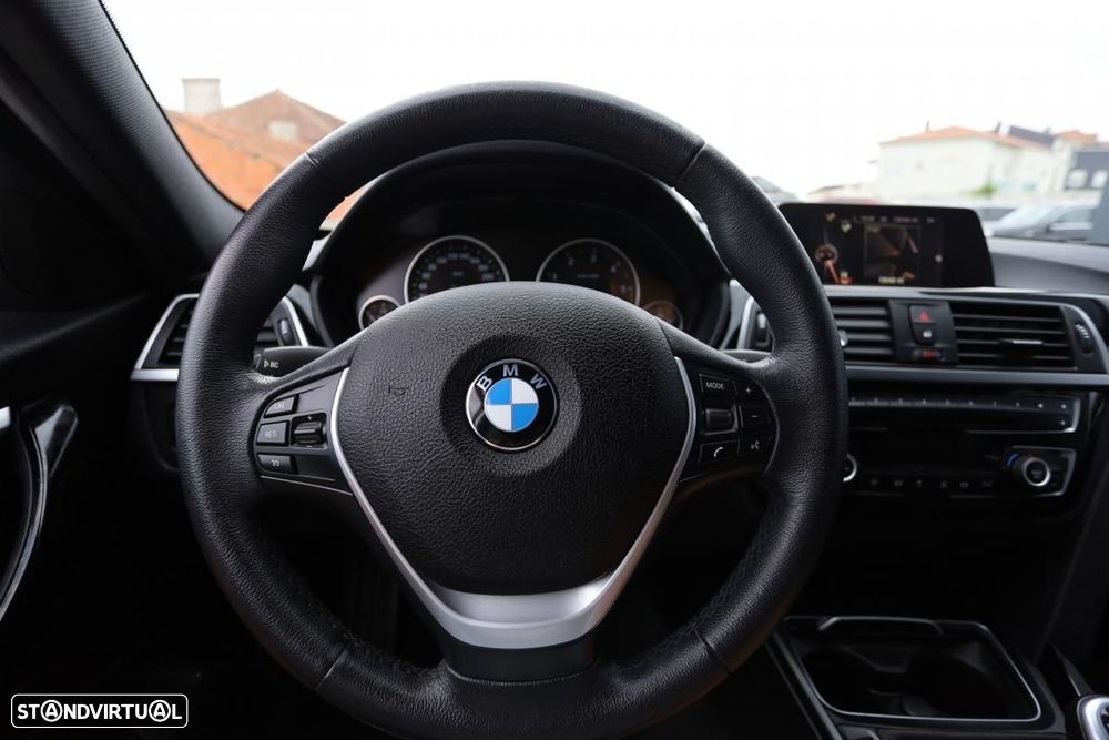 BMW 318 d Line Sport - 15