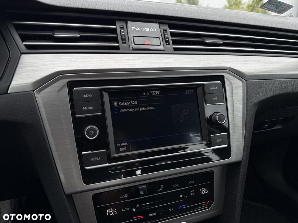 Volkswagen Passat - 21