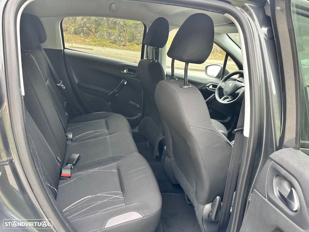 Peugeot 208 1.4 HDi Active - 29