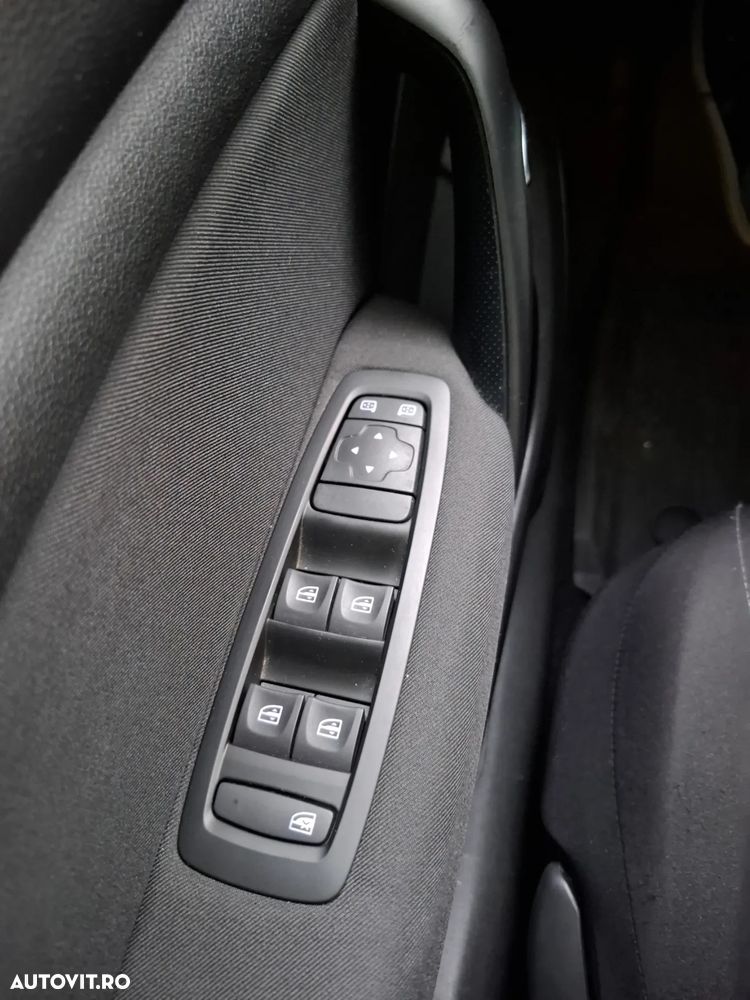 Renault Megane TCe Zen - 18