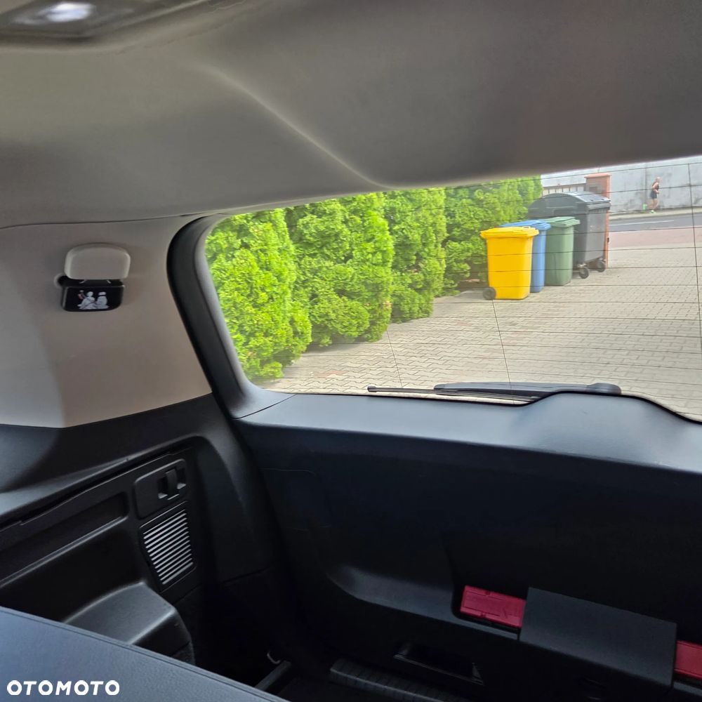 Volkswagen Touran - 8