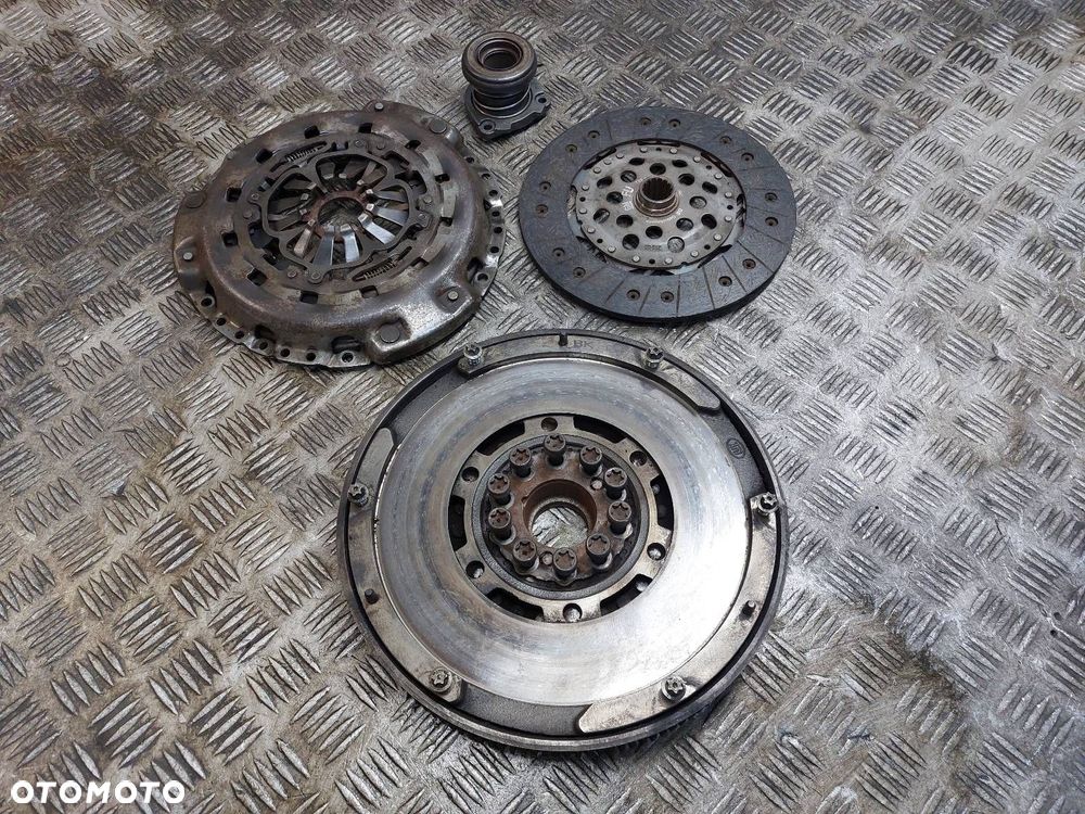 KOŁO DWUMASOWE + TARCZA + DOCISK + ŁOŻYSKO OPOROWE OPEL VECTRA C 2.2 DTI - 1