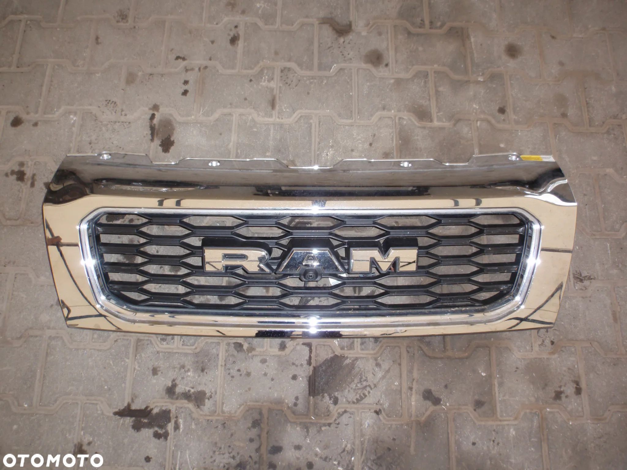 ATRAPA GRILL DODGE RAM PROMASTER 15- maska lampy błotnik - 1