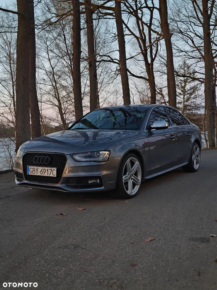 Audi S4 Limousine - 1