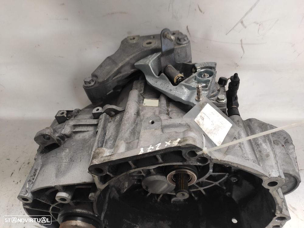 Caixa de velocidades manual VOLKSWAGEN Passat (3C2) - 2