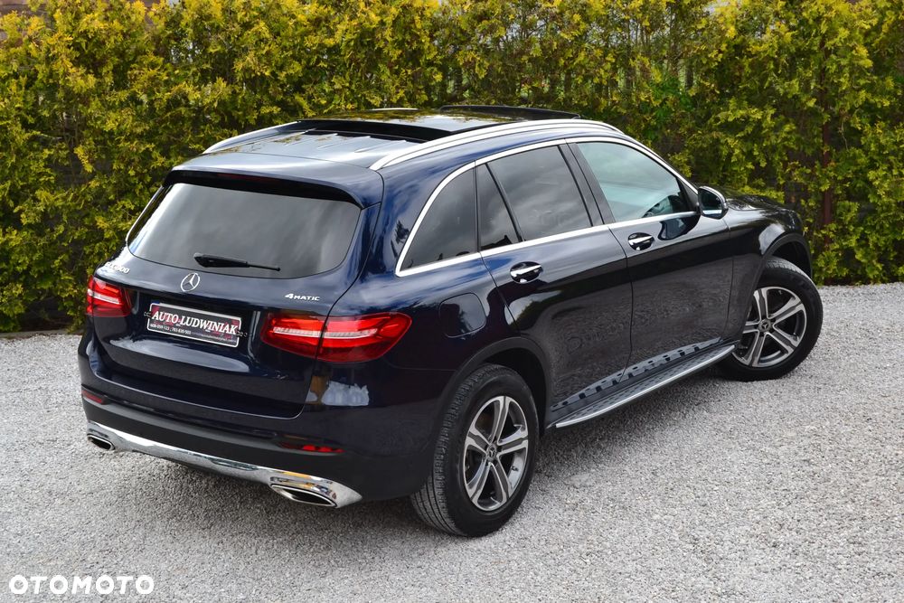 Mercedes-Benz GLC 300 4Matic 9G-TRONIC AMG Line - 9