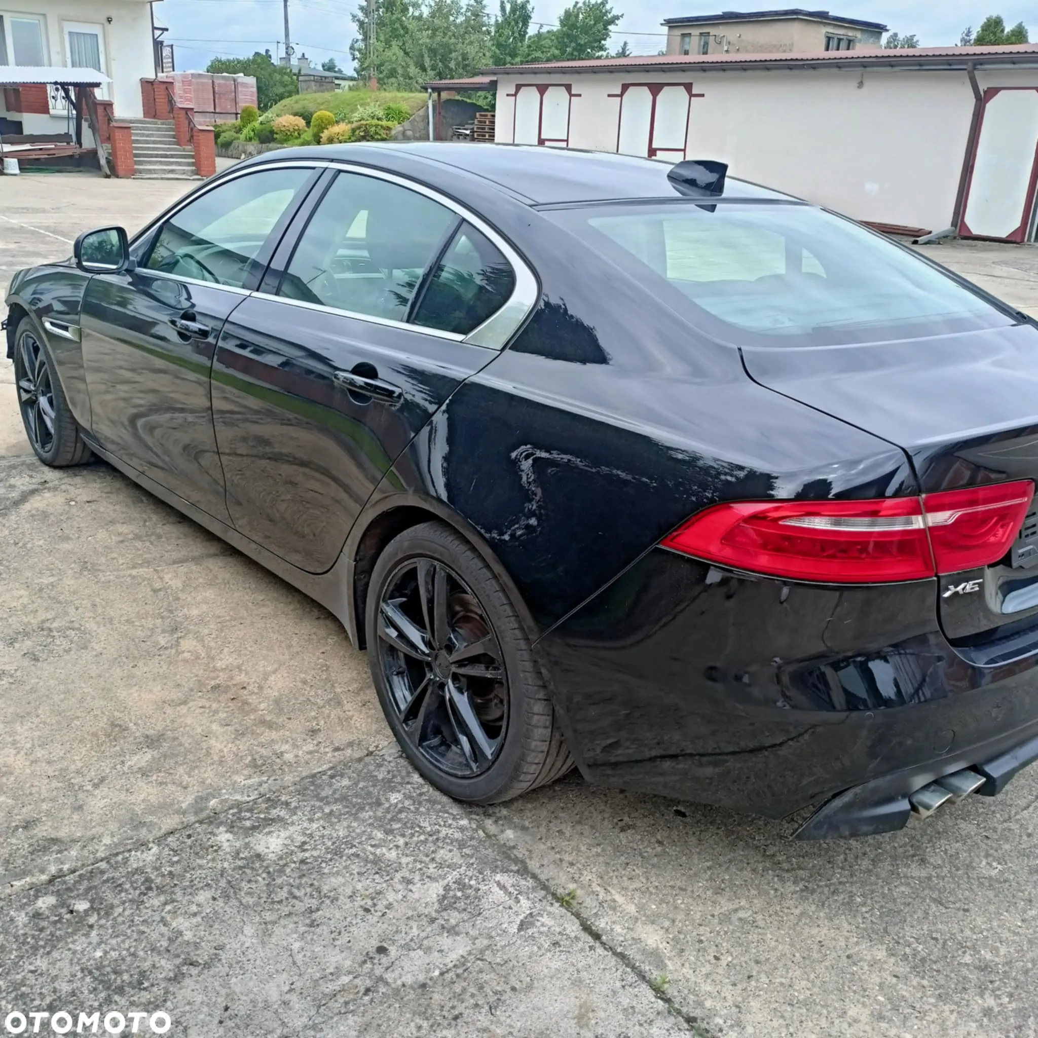Jaguar XE 2.0 D AWD Prestige - 2