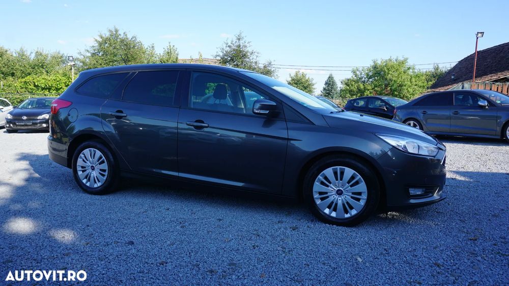 Ford Focus 1.5 TDCi DPF Start-Stopp-System Aut. Business - 4