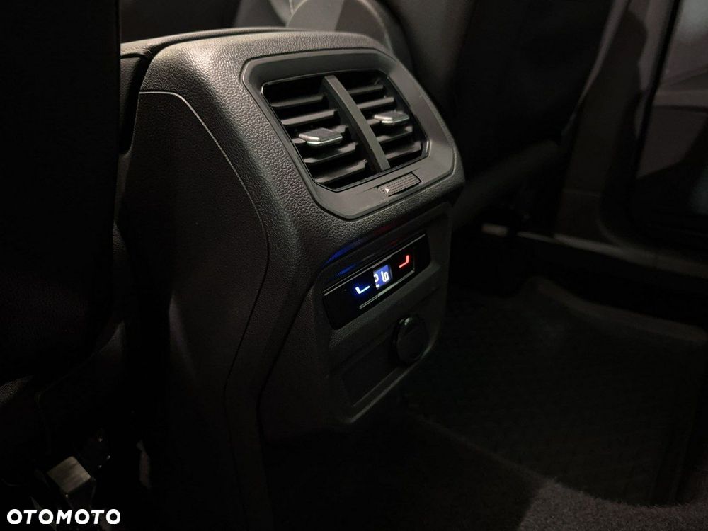 Volkswagen Tiguan - 16