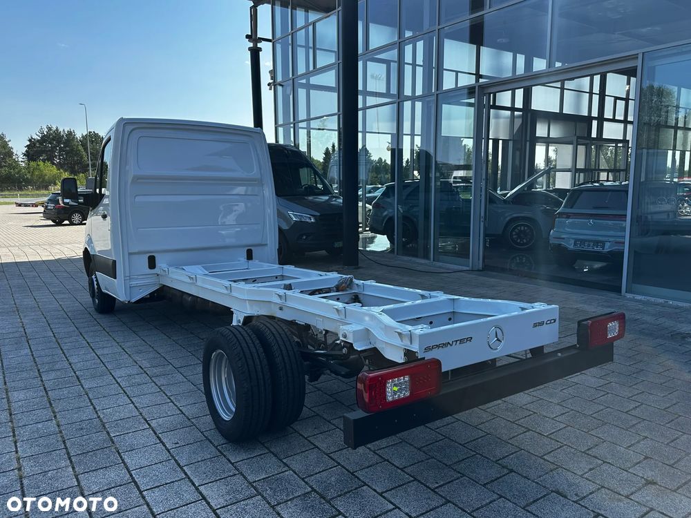 Mercedes-Benz Sprinter - 9
