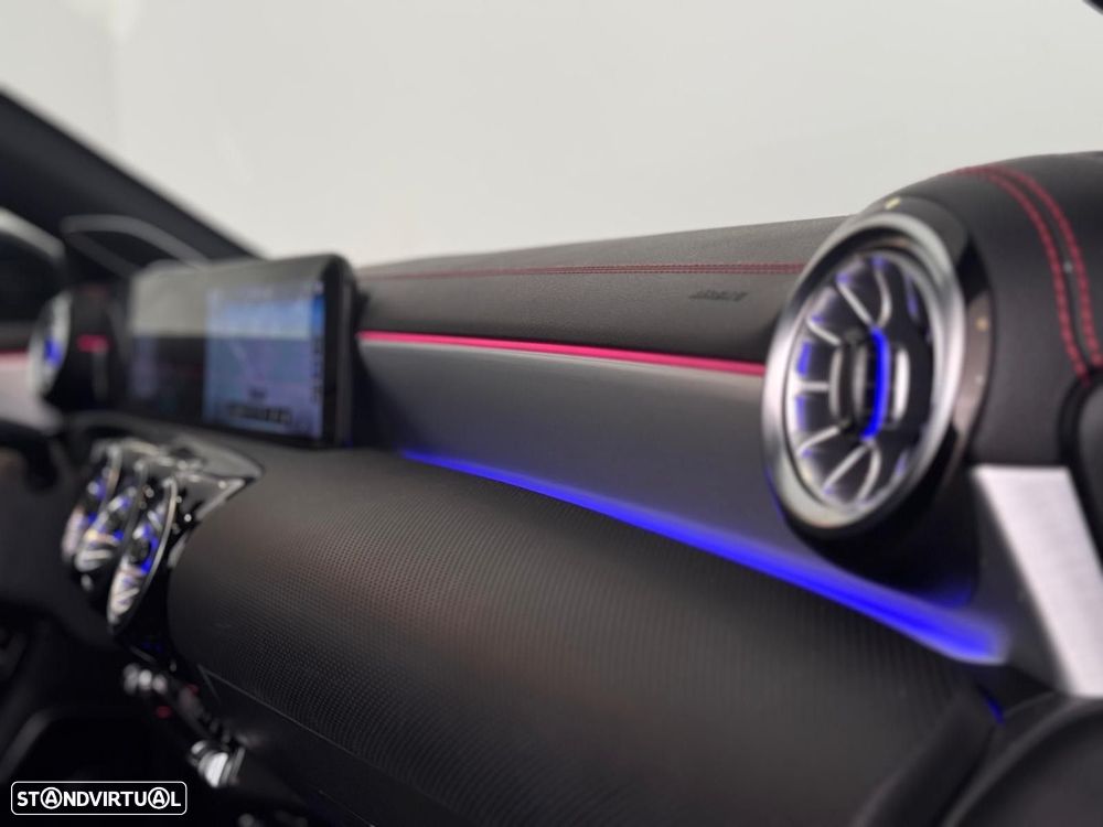 Mercedes-Benz CLA 250 - 22