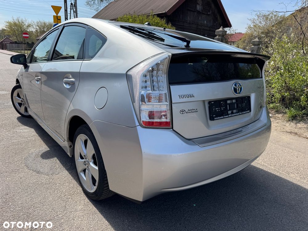 Toyota Prius (Hybrid) Life - 6