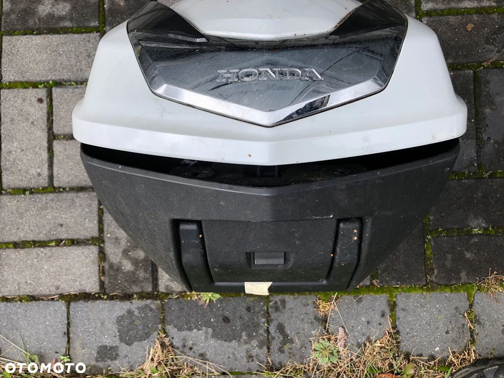 Honda SH 125 300 kufer  tył uszkodzony kuferek