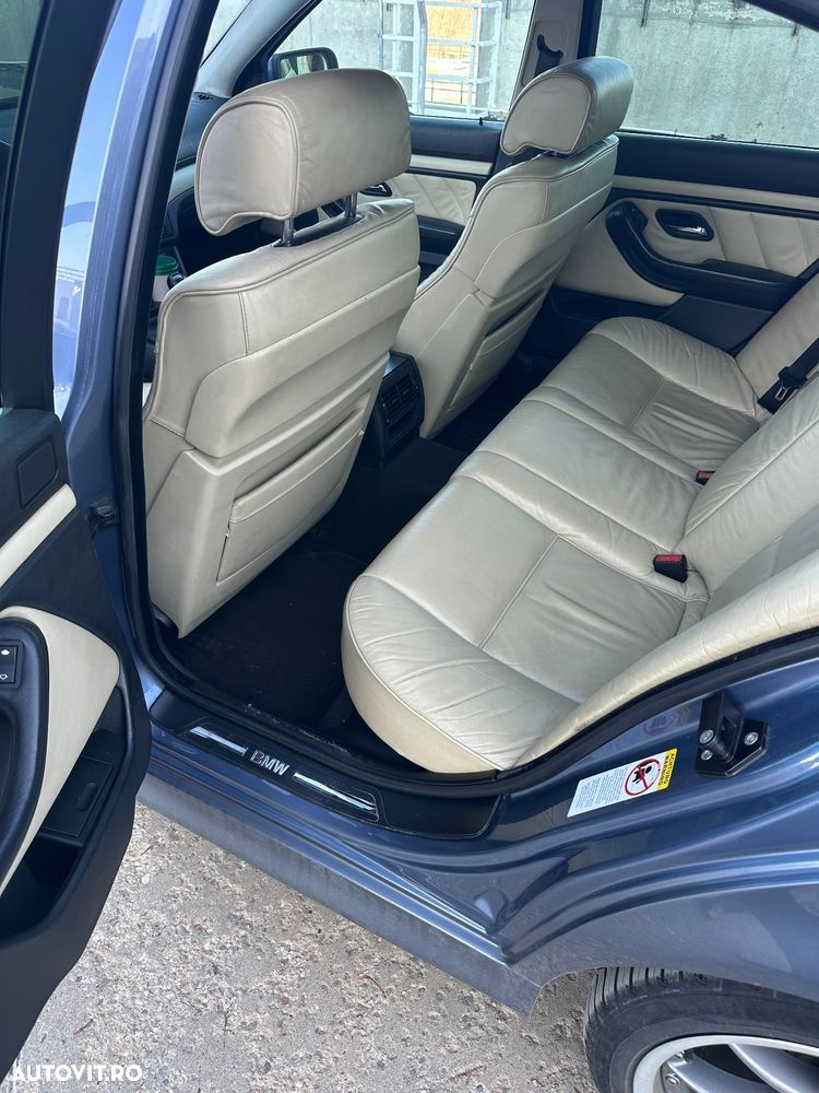 BMW Seria 5 525d - 18