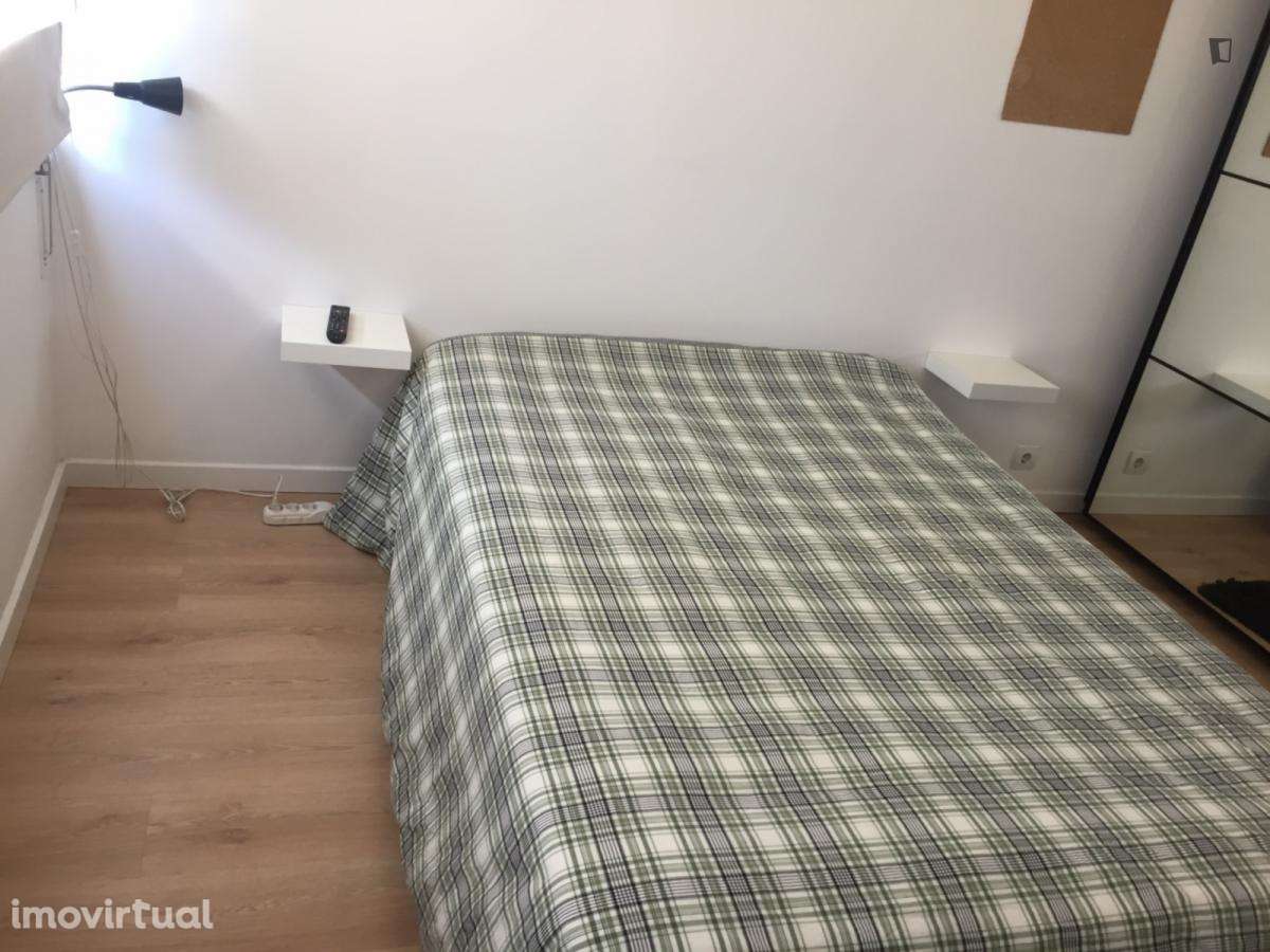 Quarto - localizado em Telheiras Lisbon - Grande imagem: 4/17