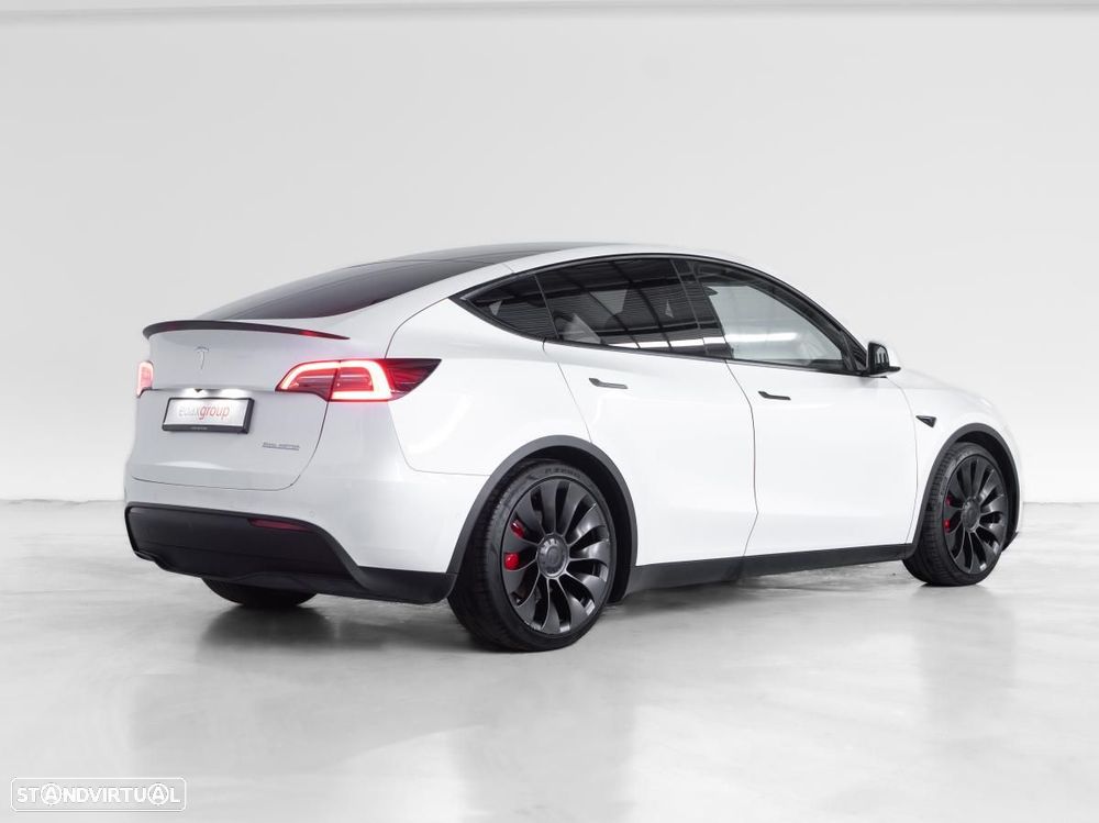 Tesla Model Y Performance Dual Motor AWD - 3