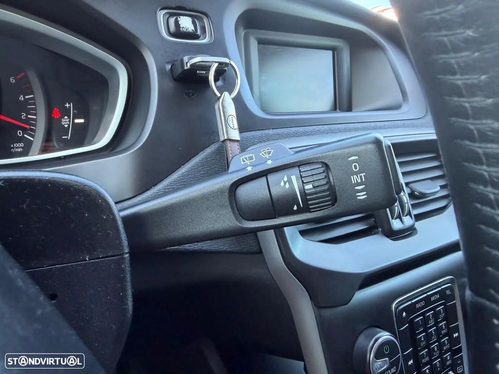 Volvo V40 2.0 D2 Momentum - 33