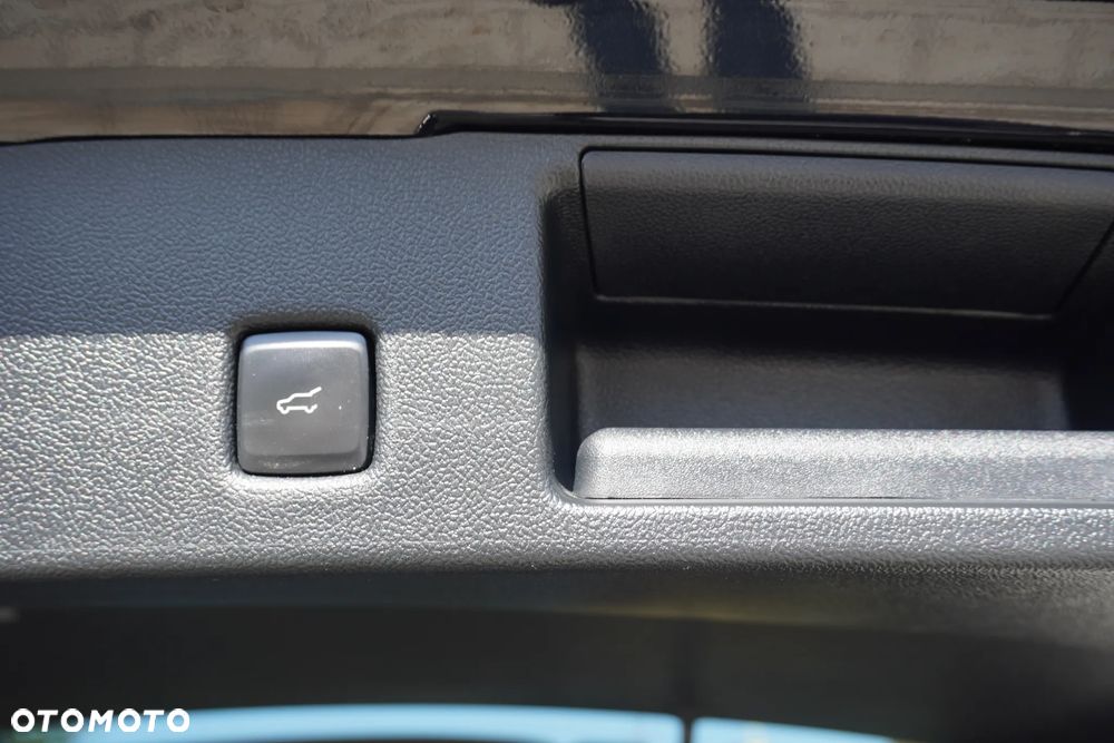 Ford Kuga 1.5 EcoBoost ST-LINE - 33