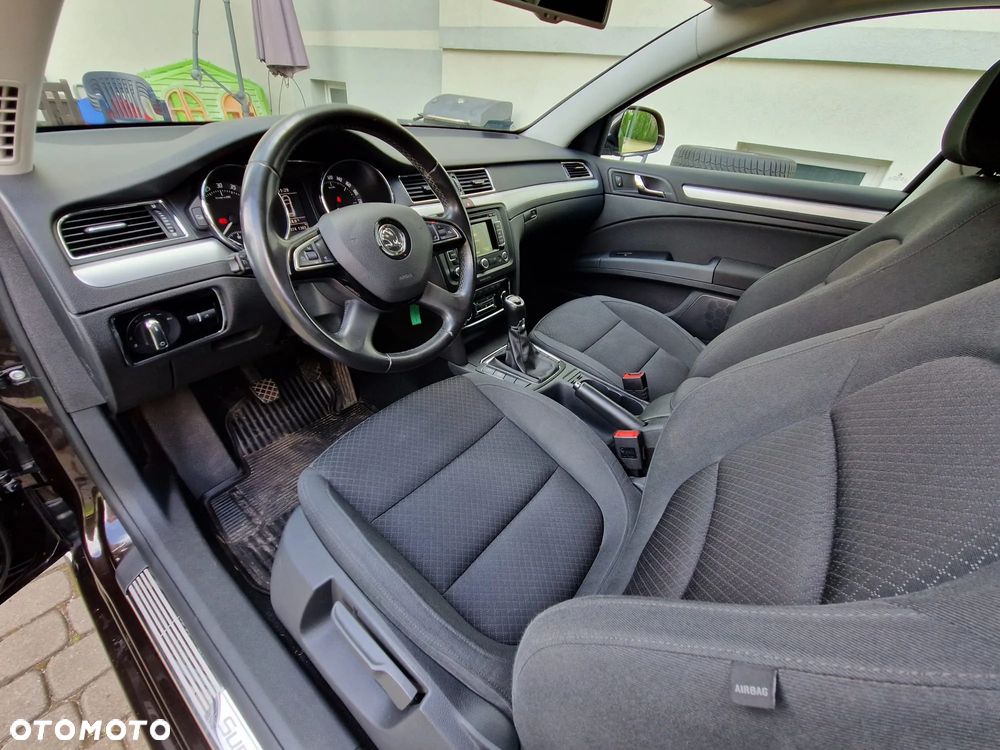 Skoda Superb 2.0 TDI Active - 15