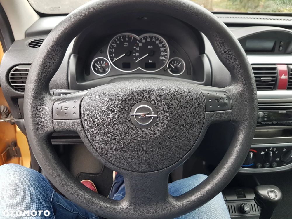 Opel Corsa 1.4 16V Enjoy - 19