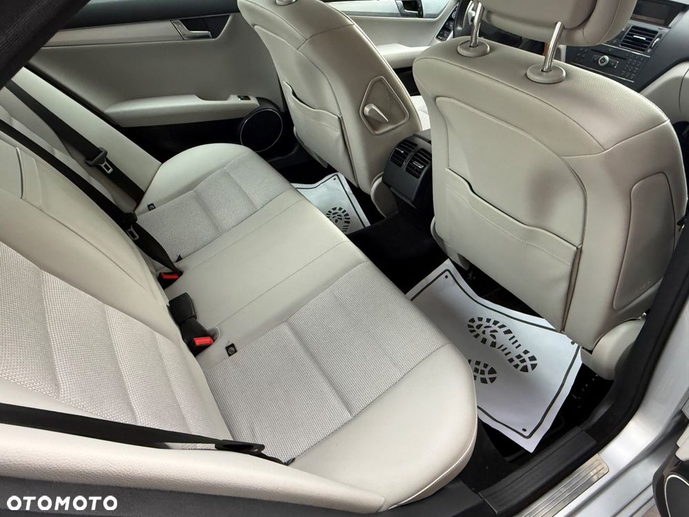 Mercedes-Benz Klasa C 180 T Kompressor Automatik BlueEFFICIENCY Avantgarde - 10