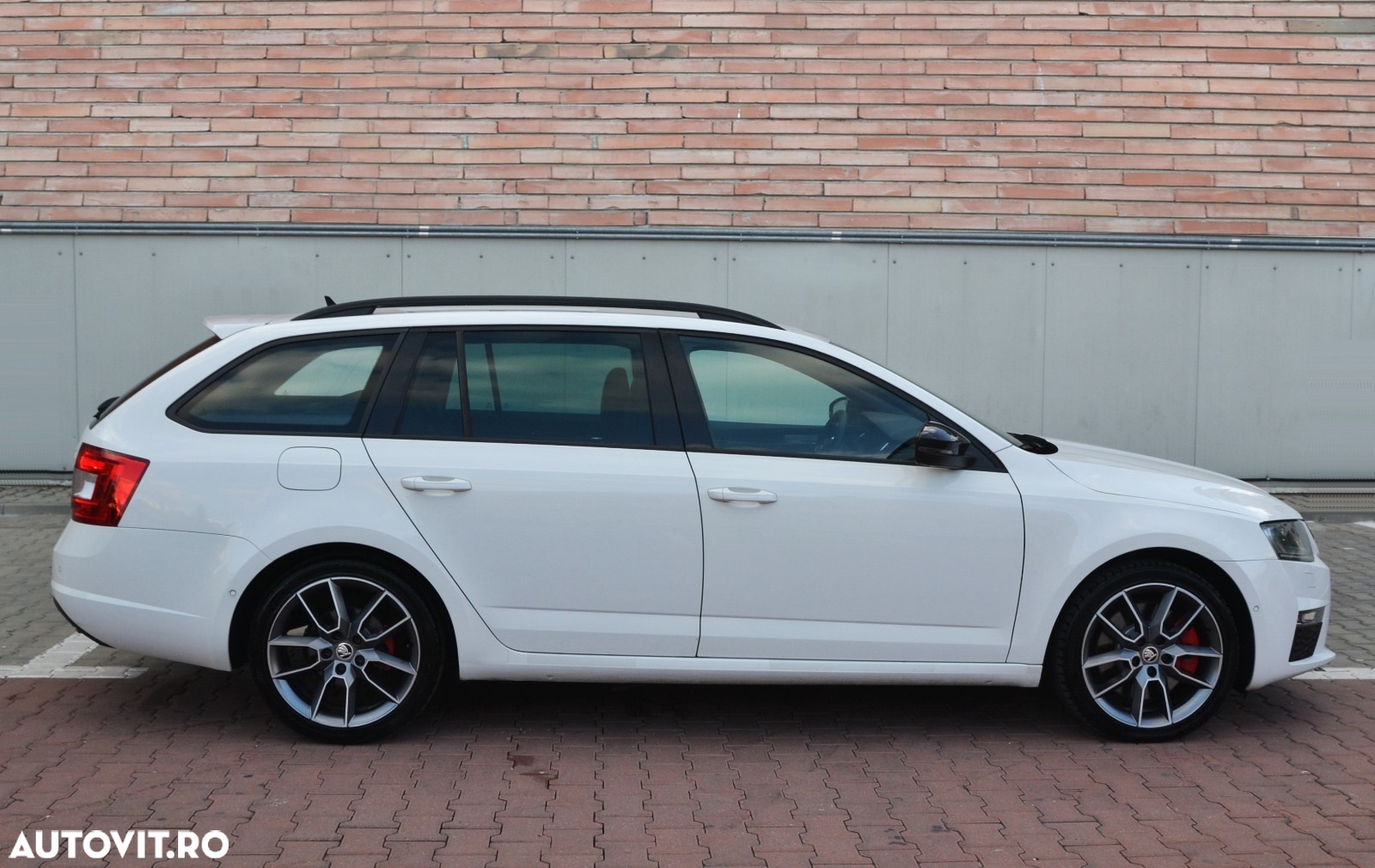 Skoda Octavia 2.0 TDI DSG RS - 4